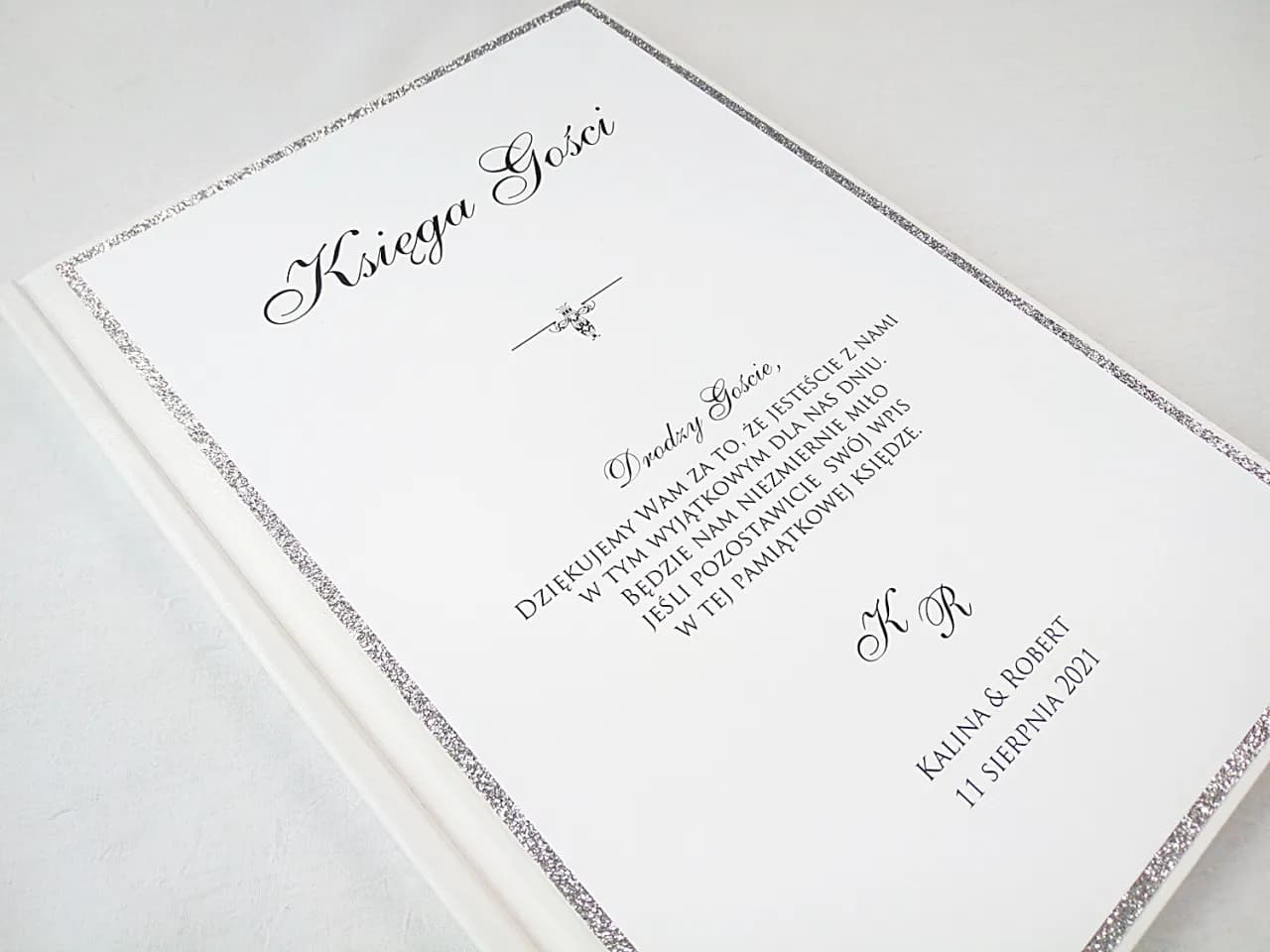 Co wpisać do księgi gości weselnych od rodziców – emocjonalne życzenia