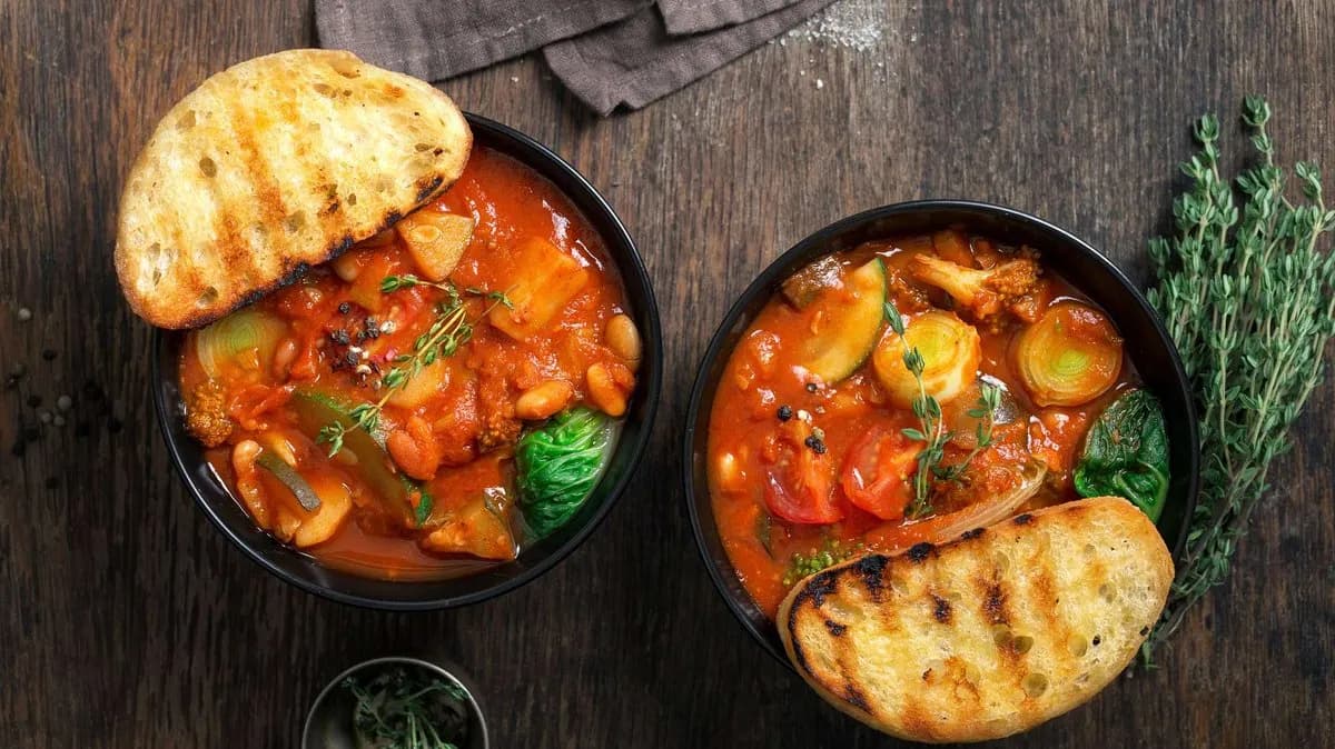 Zaskocz gości wyjątkowymi zupami, które zachwycą smakiem i wyglądem