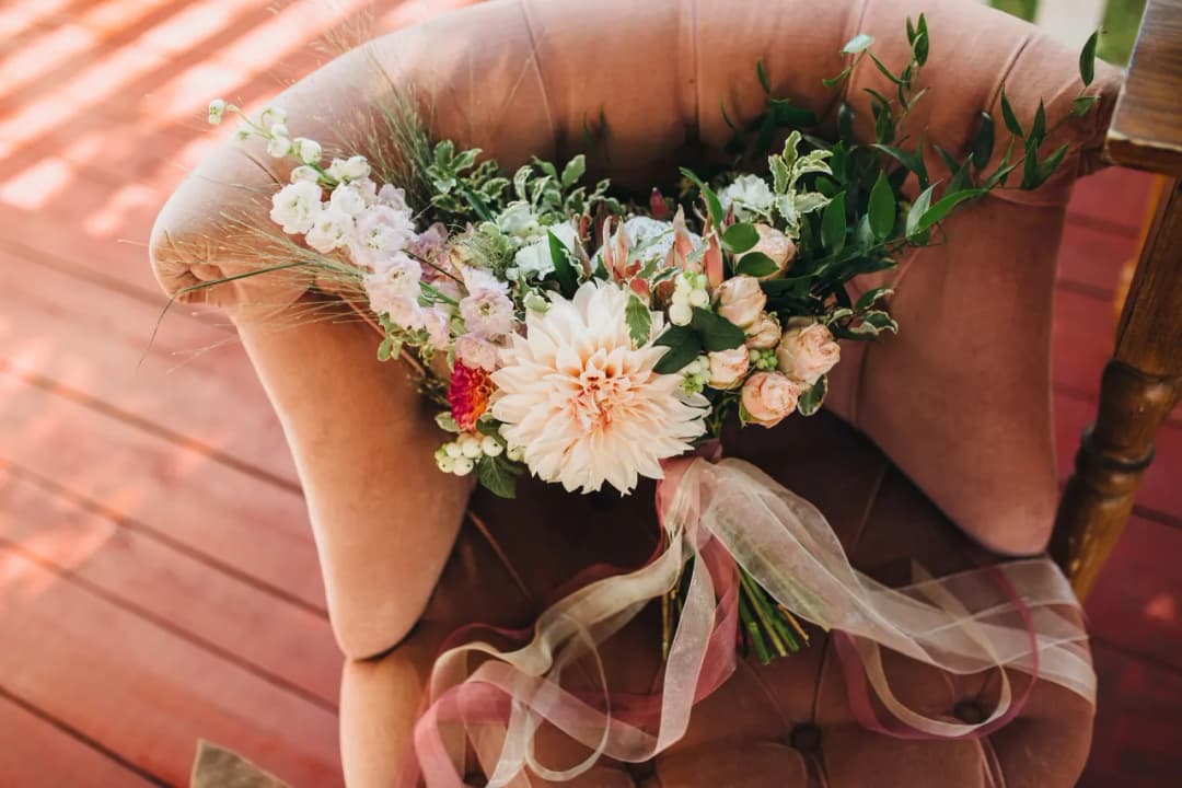 Jaki bukiet na wesele? Wybierz idealne kwiaty do swojej uroczystości