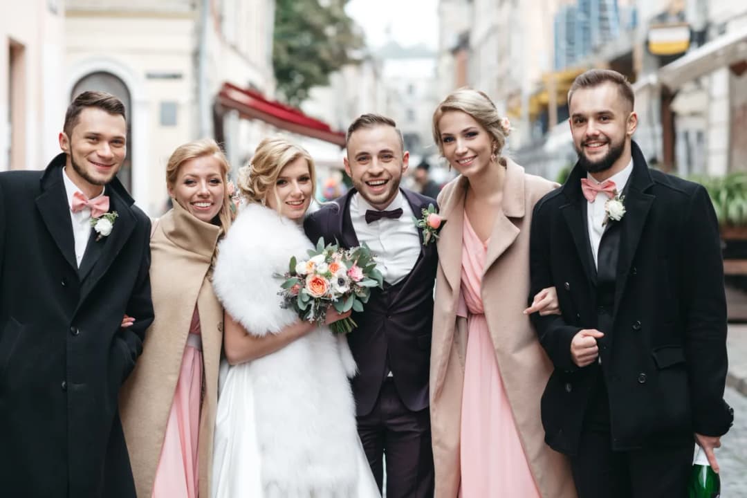 Co ubrać na ślub jako gość, aby nie popełnić modowego faux pas?