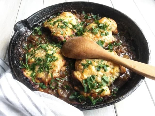 Wykwintne pomysły na niedzielny obiad dla gości, które zachwycą