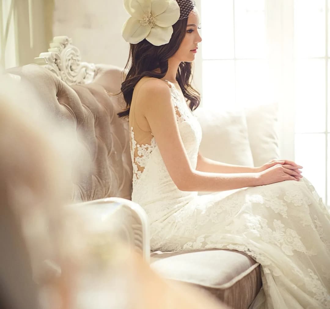 Suknia ślubna ecru dla kogo? Odkryj, jak dobrać idealny fason